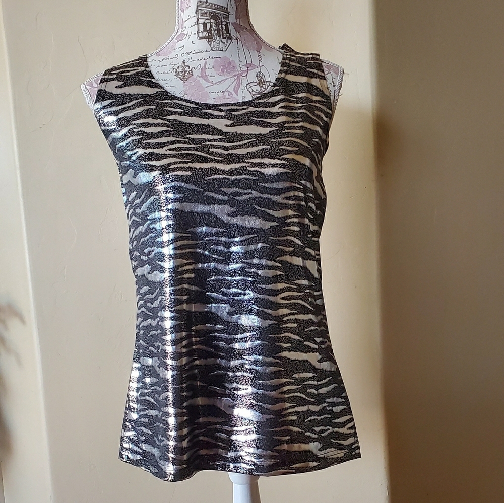 NWT Mishca Sleevless Top Size Large